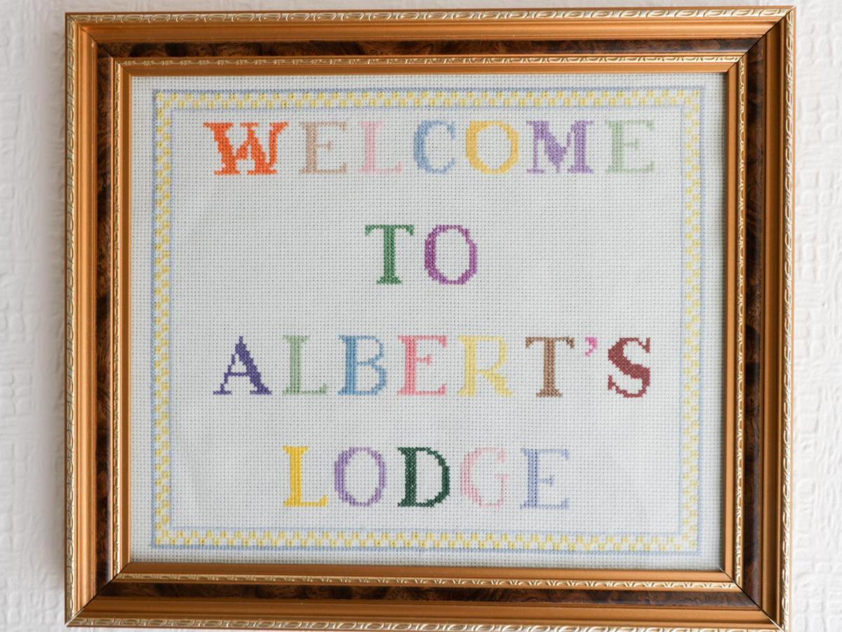 Alberts Lodge Boultham エクステリア 写真